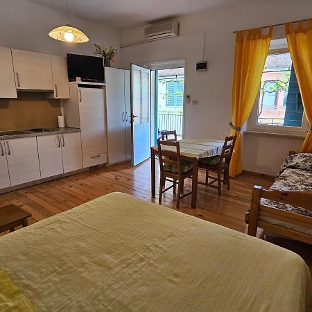 Apartments La Pergola ロヴィニ エクステリア 写真