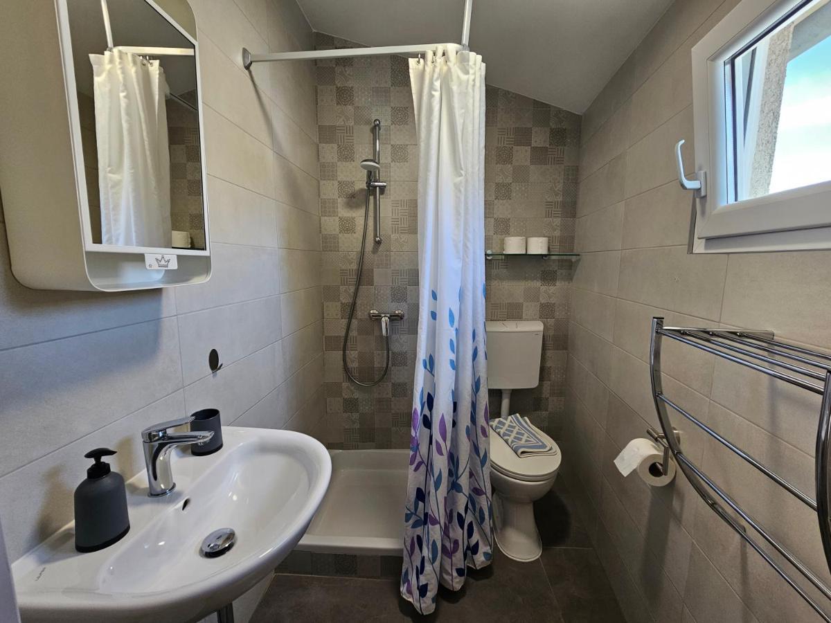 Apartments La Pergola ロヴィニ エクステリア 写真