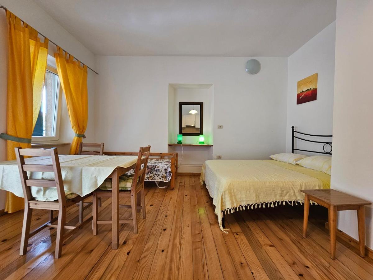 Apartments La Pergola ロヴィニ エクステリア 写真