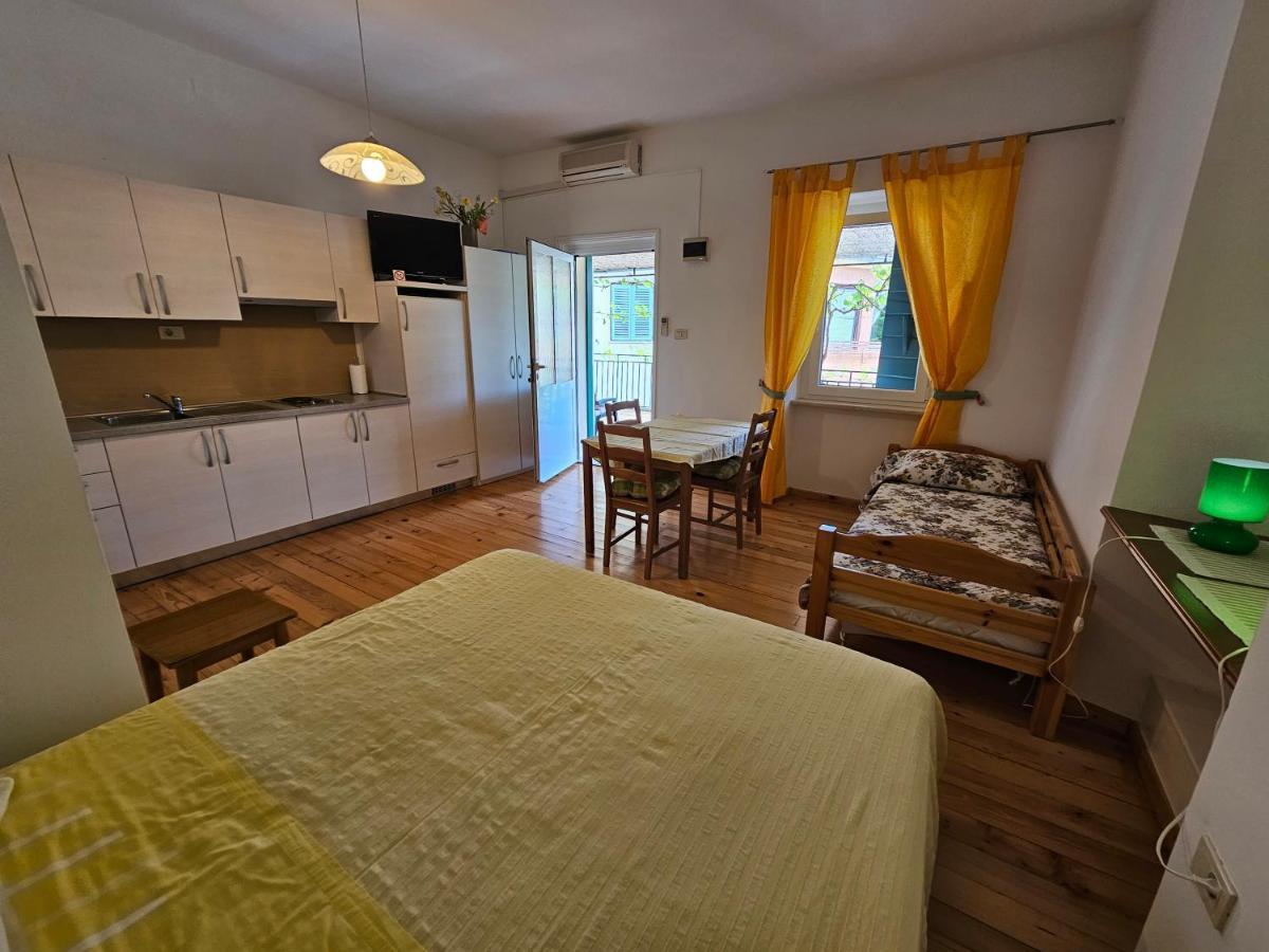 Apartments La Pergola ロヴィニ エクステリア 写真