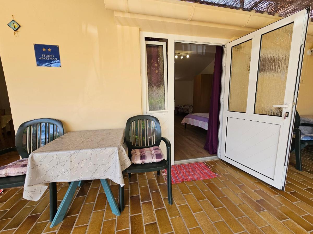 Apartments La Pergola ロヴィニ エクステリア 写真