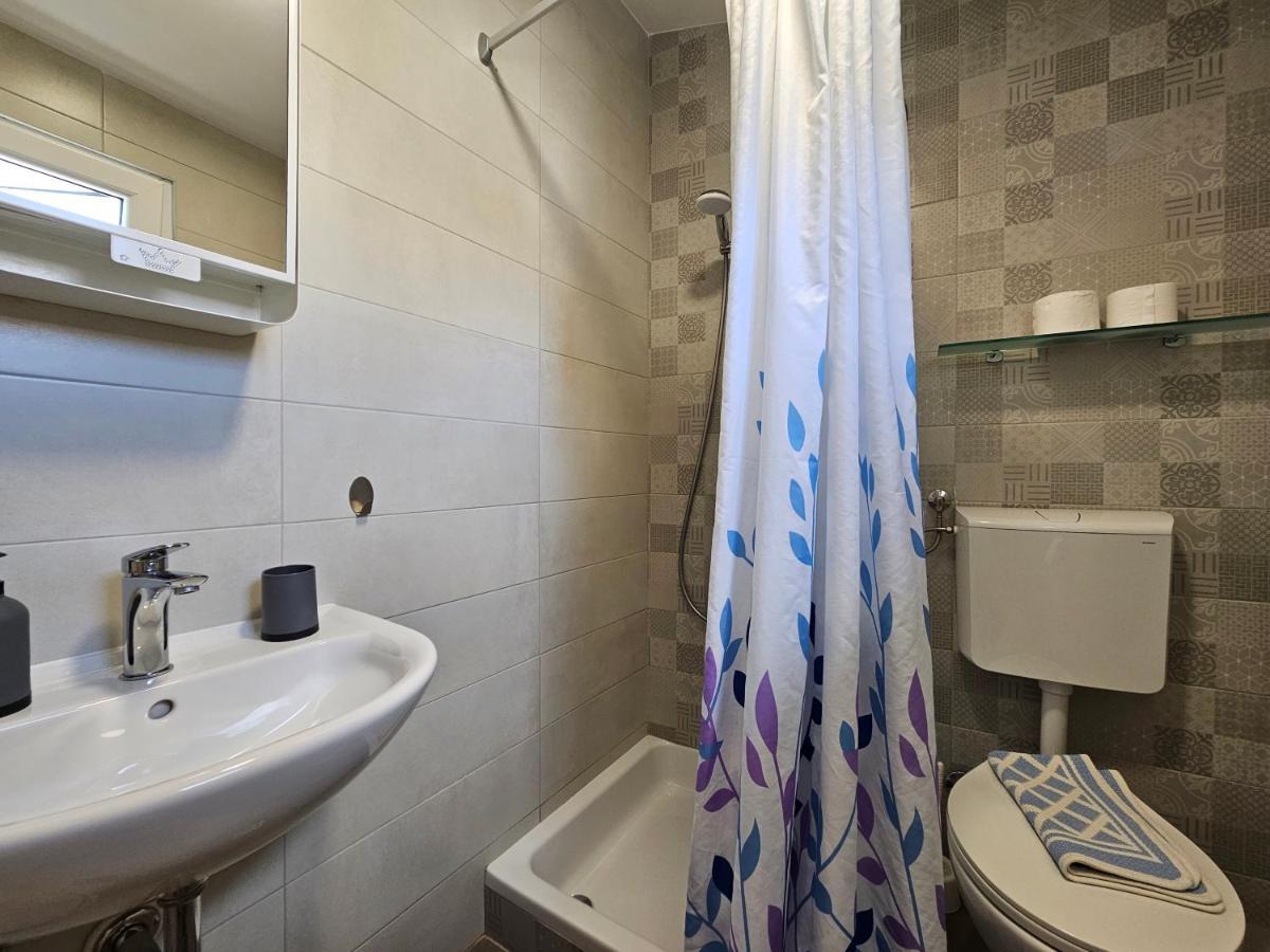 Apartments La Pergola ロヴィニ エクステリア 写真