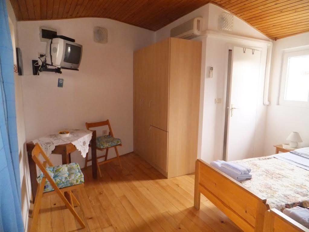 Apartments La Pergola ロヴィニ エクステリア 写真